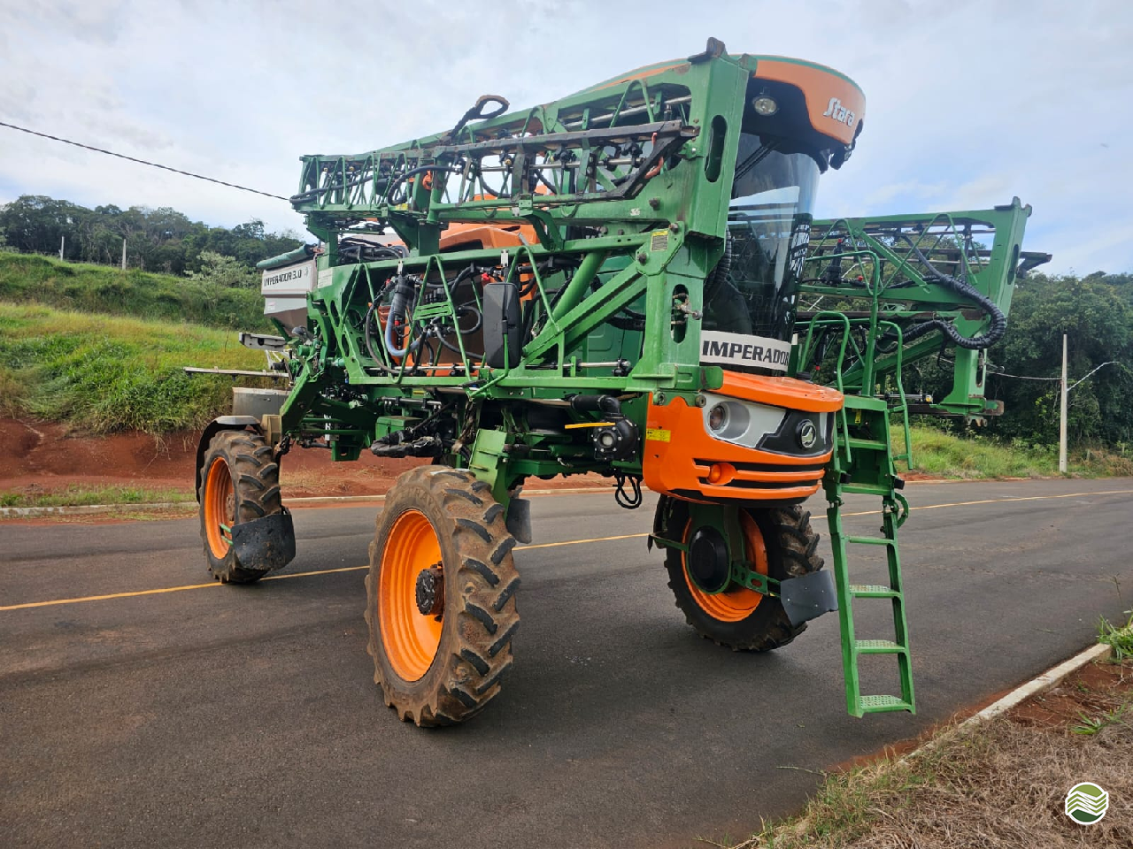 PULVERIZADOR STARA IMPERADOR 3.0 Tração 4x4 Pessette Máquinas Agrícolas CHOPINZINHO PARANÁ PR